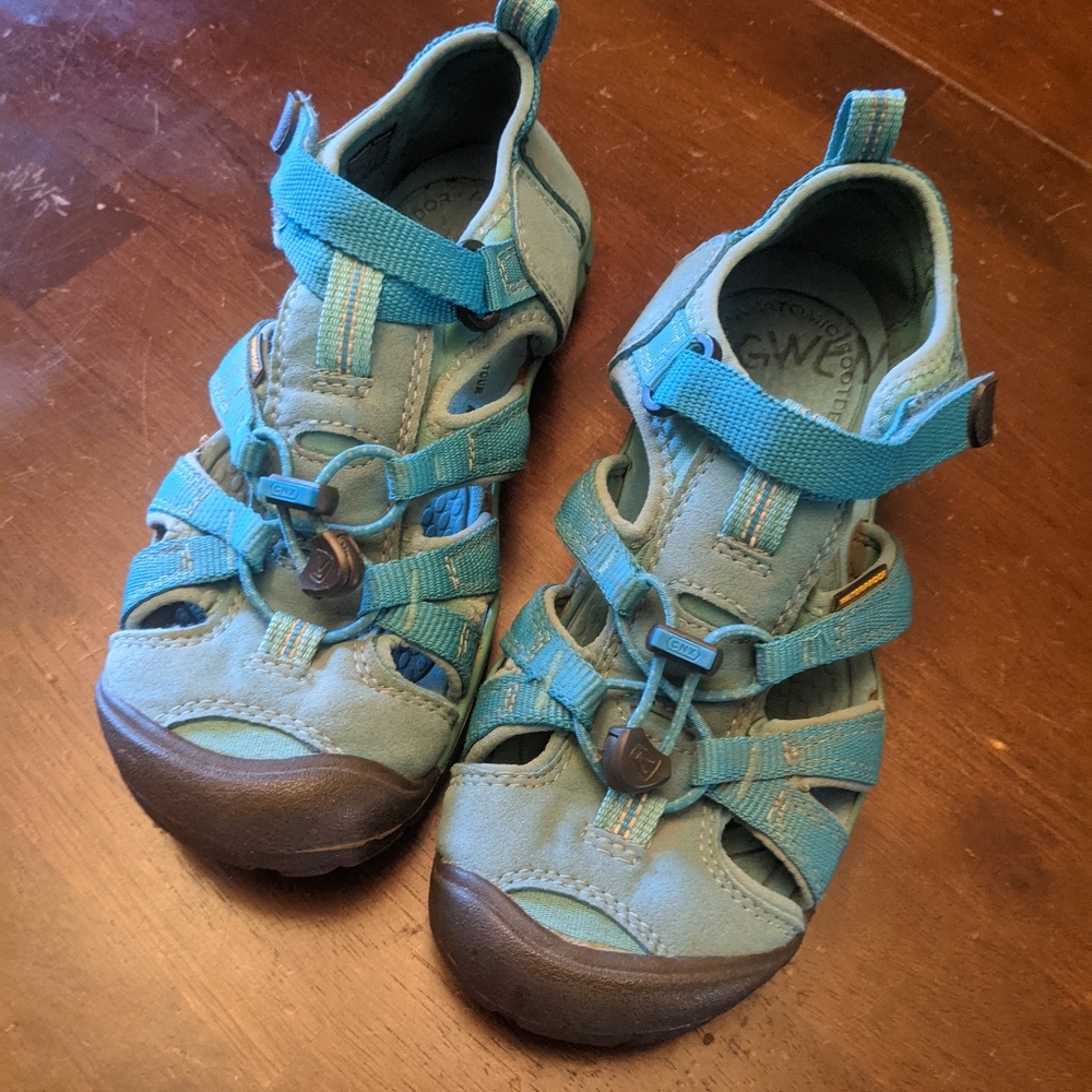 Keen waterproof shoes